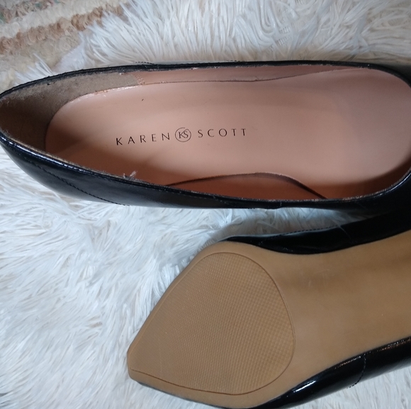 Karen Scott black pumps - Picture 3 of 7